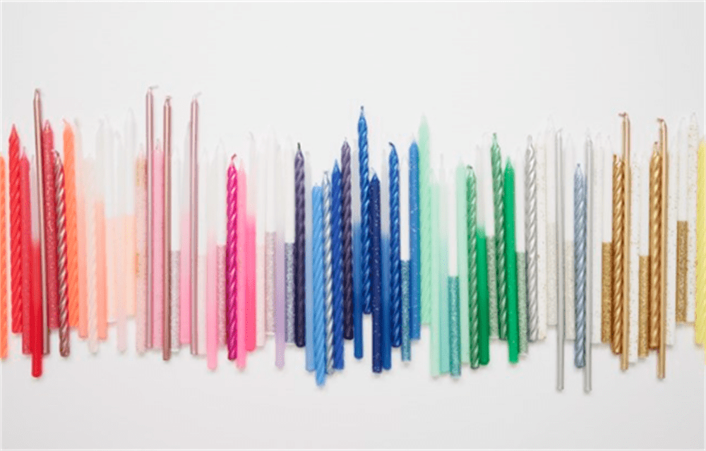 Gökkuşağı Renkli Mumlar resmi